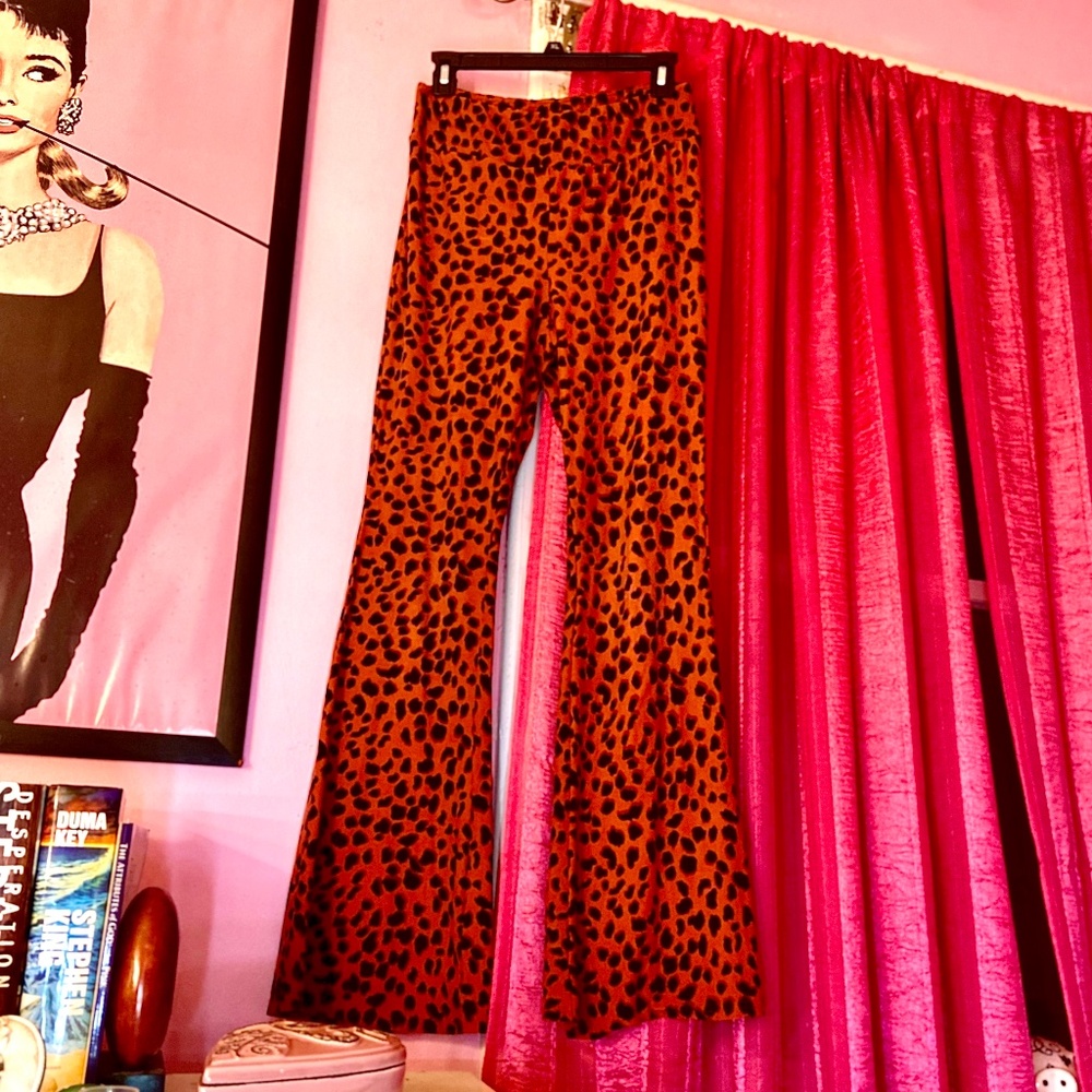 No Boundaries Red Orange Cheetah Print Flare Stretch Leggings Women’s Lg (11-13)